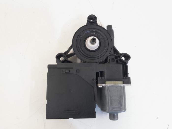 Moteur de vitre portière d'un Volkswagen Passat, Volkswagen, -, 3 mois de garantie, Utilisé
