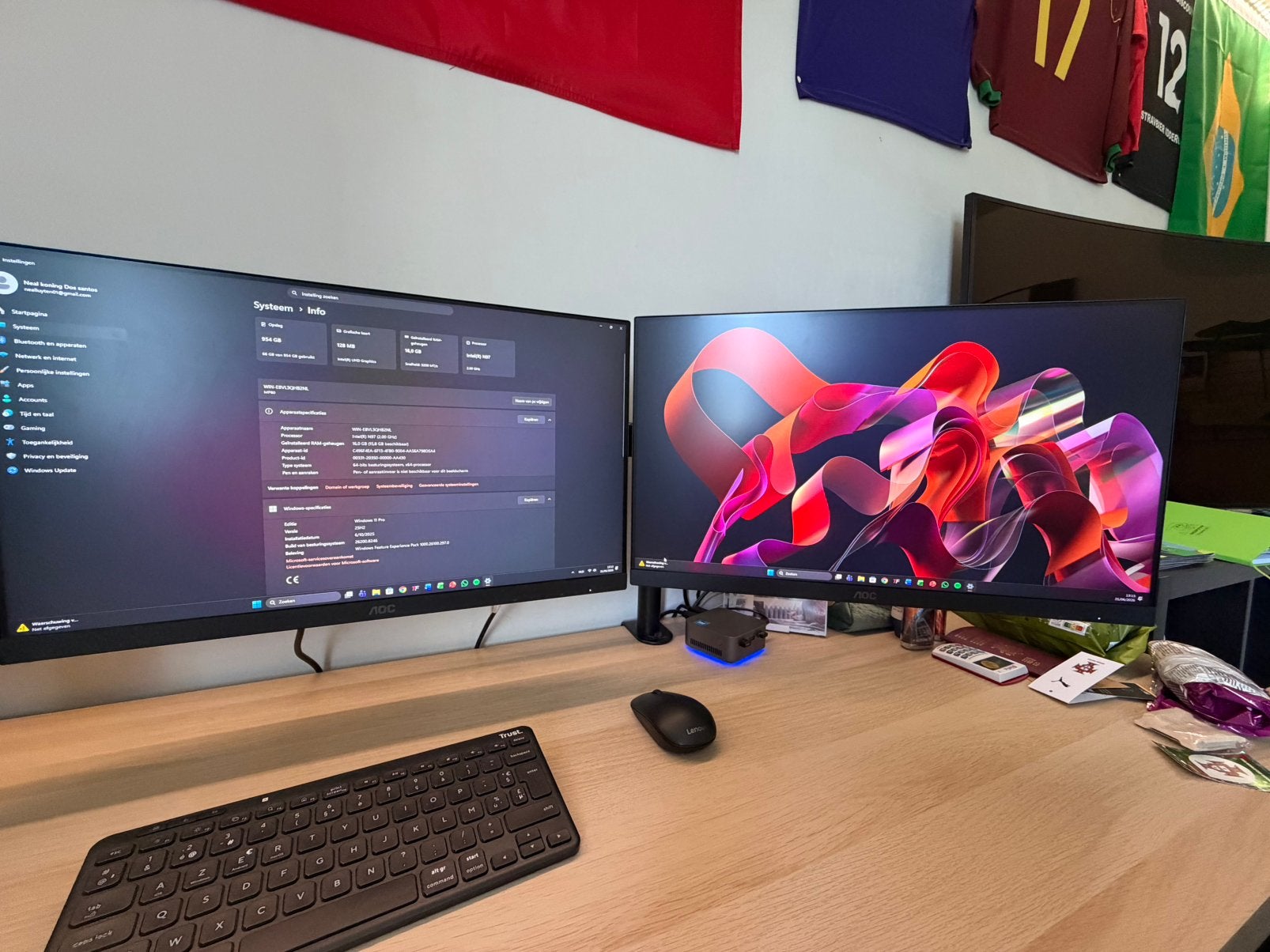 Setup twee monitors en mini pc en monitor arm, Ophalen, Zo goed als nieuw, SSD