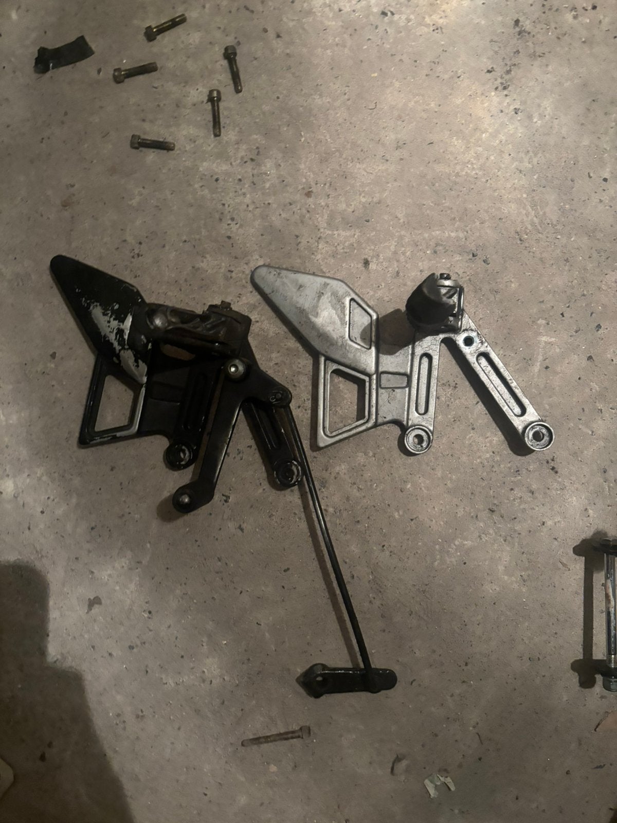 Repose pieds + sélecteur de vitesse pour yamaha tzr 50, Motos, Enlèvement ou Envoi