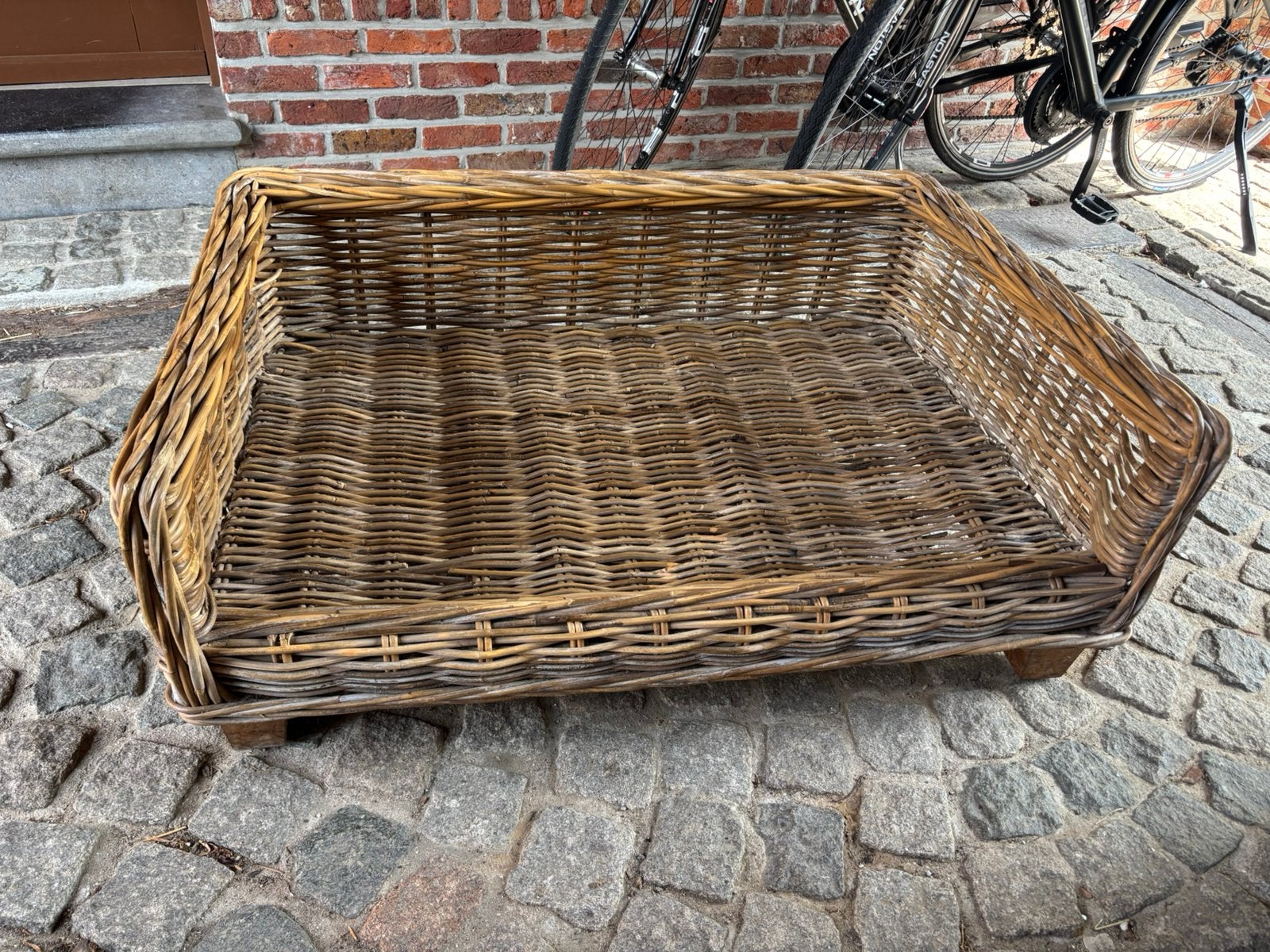 Grote Rieten mand, Ophalen, Zo goed als nieuw