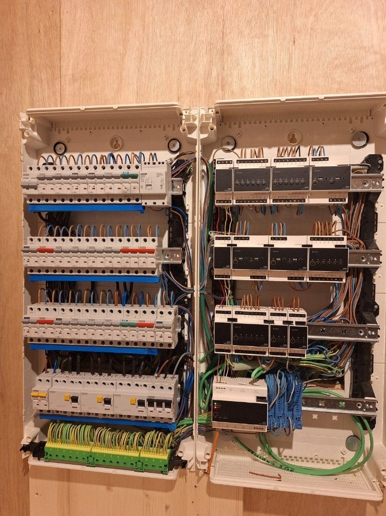 ÉLECTRICIEN QUALIFIÉ – INSTALLATIONS & RÉNOVATIONS, Services & Professionnels, Électriciens
