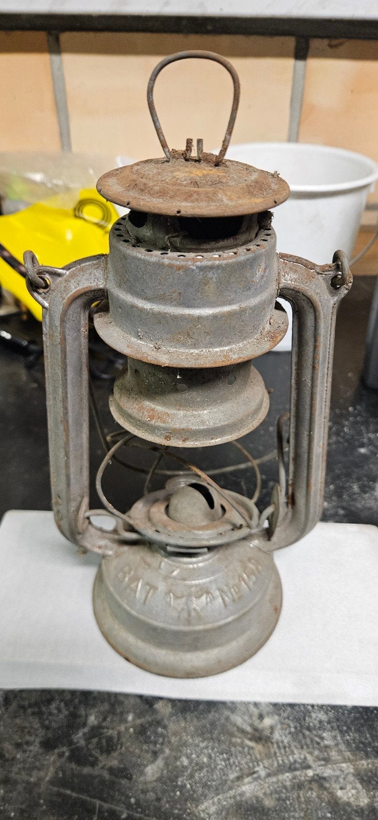 antieke petroleumlamp, Ophalen