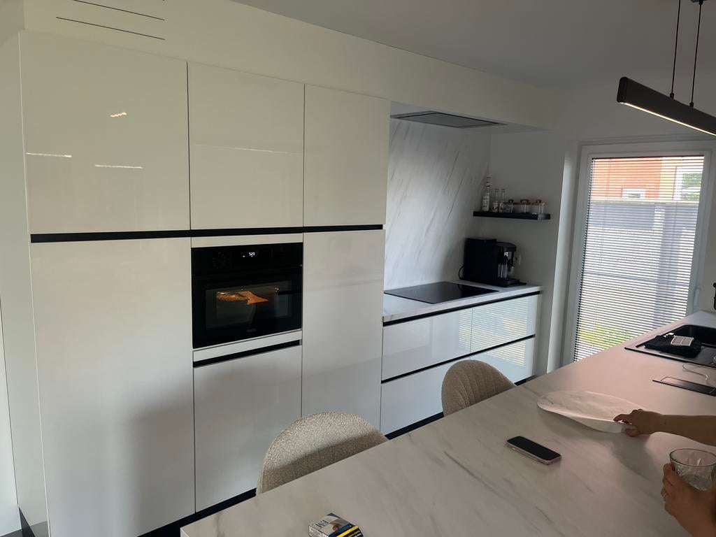 Keuken met eiland, Huis en Inrichting, Ophalen, Wit, Nieuw, Dubbelwandige keuken