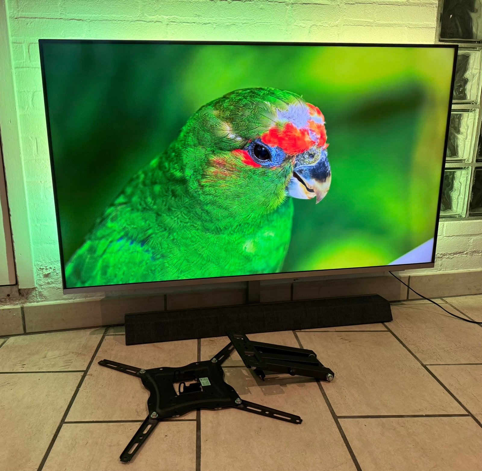 Philips 4K UHD 140cm 3 zijd ambilight+ Soundbar Luxe model, Philips, LED, Ophalen of Verzenden, Zo goed als nieuw