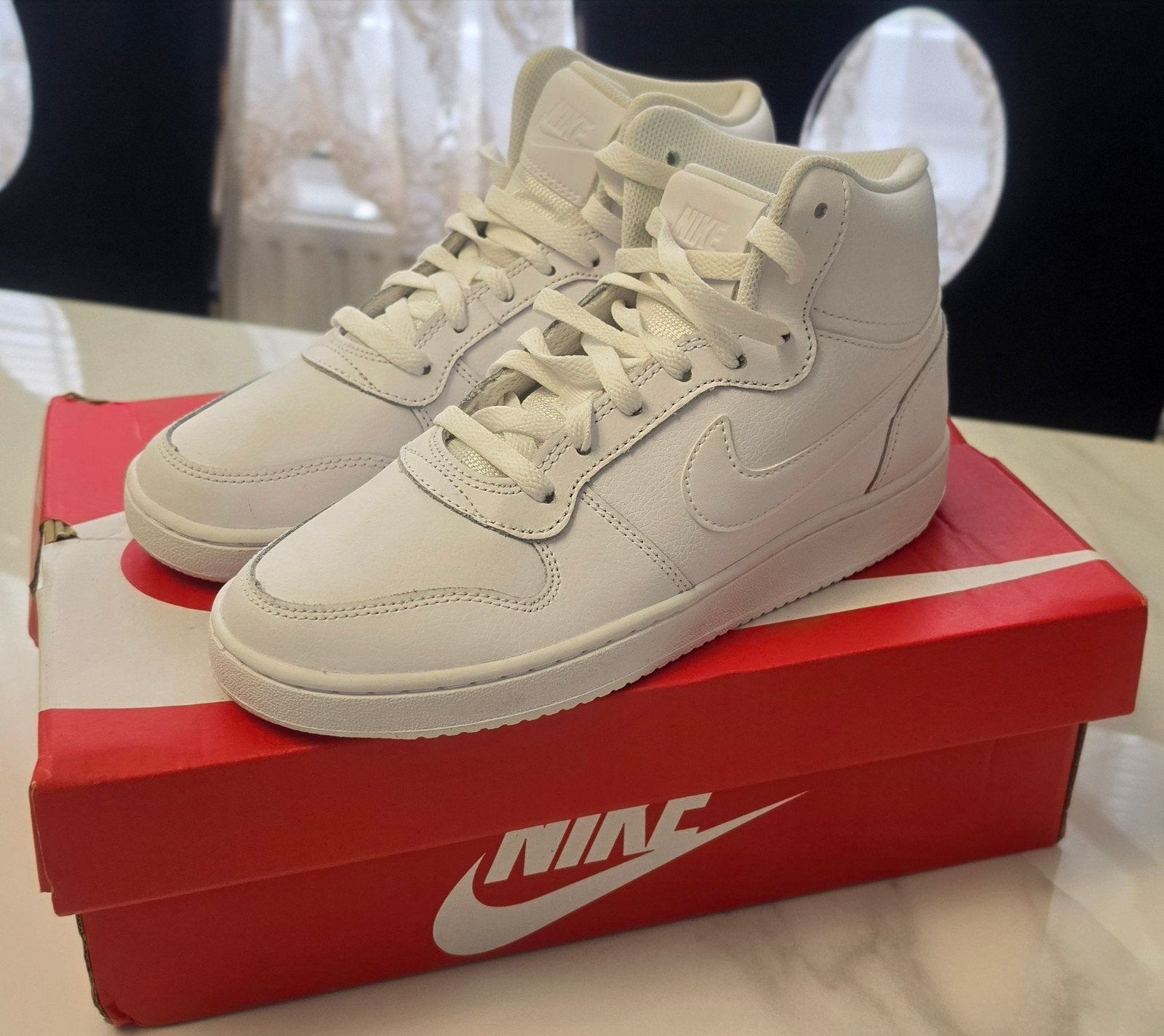 Nike schoenen nieuw, Ophalen