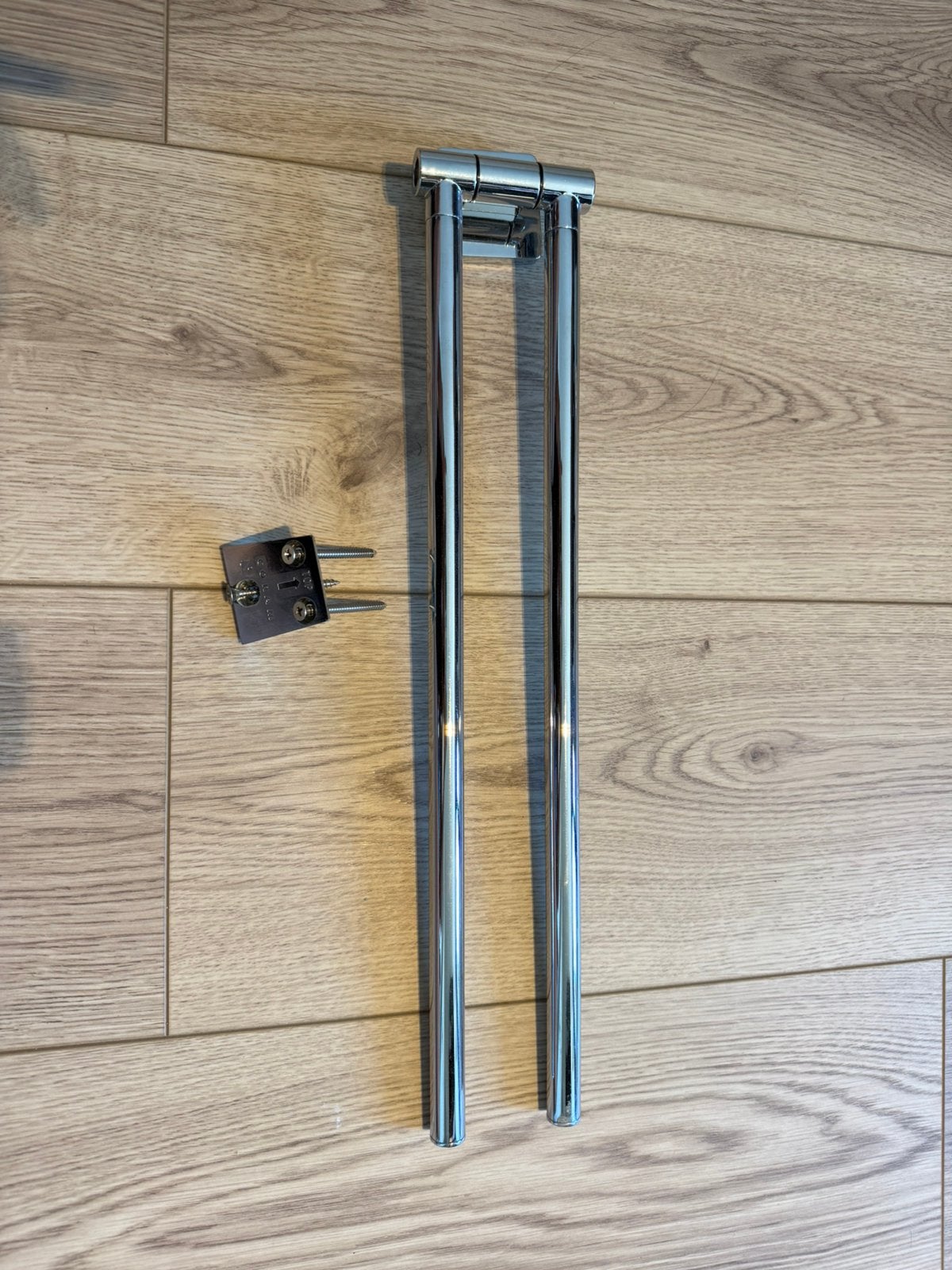 Porte-serviettes double Tiger avec bras pivotants, Autres marques, Porte-serviettes, Comme neuf, Enlèvement