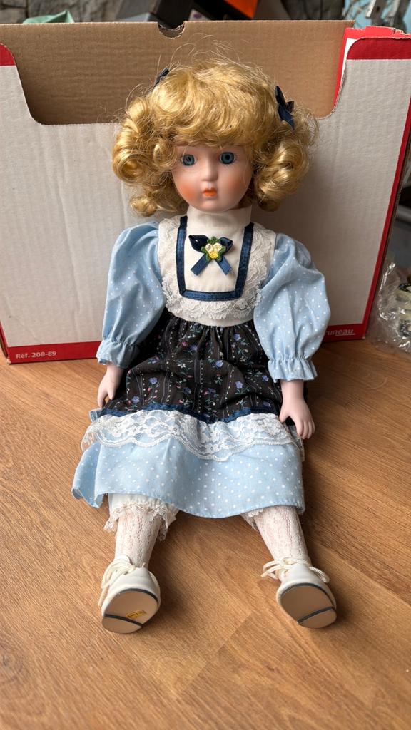 Ancienne poupée en porcelaine 40cm Allison, Enlèvement, Comme neuf, Poupée