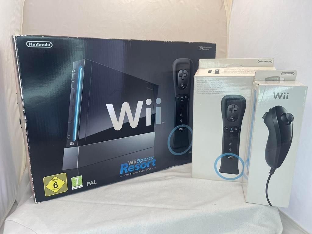 Wii sports & sports resort, Ophalen of Verzenden, Zo goed als nieuw, Met 2 controllers