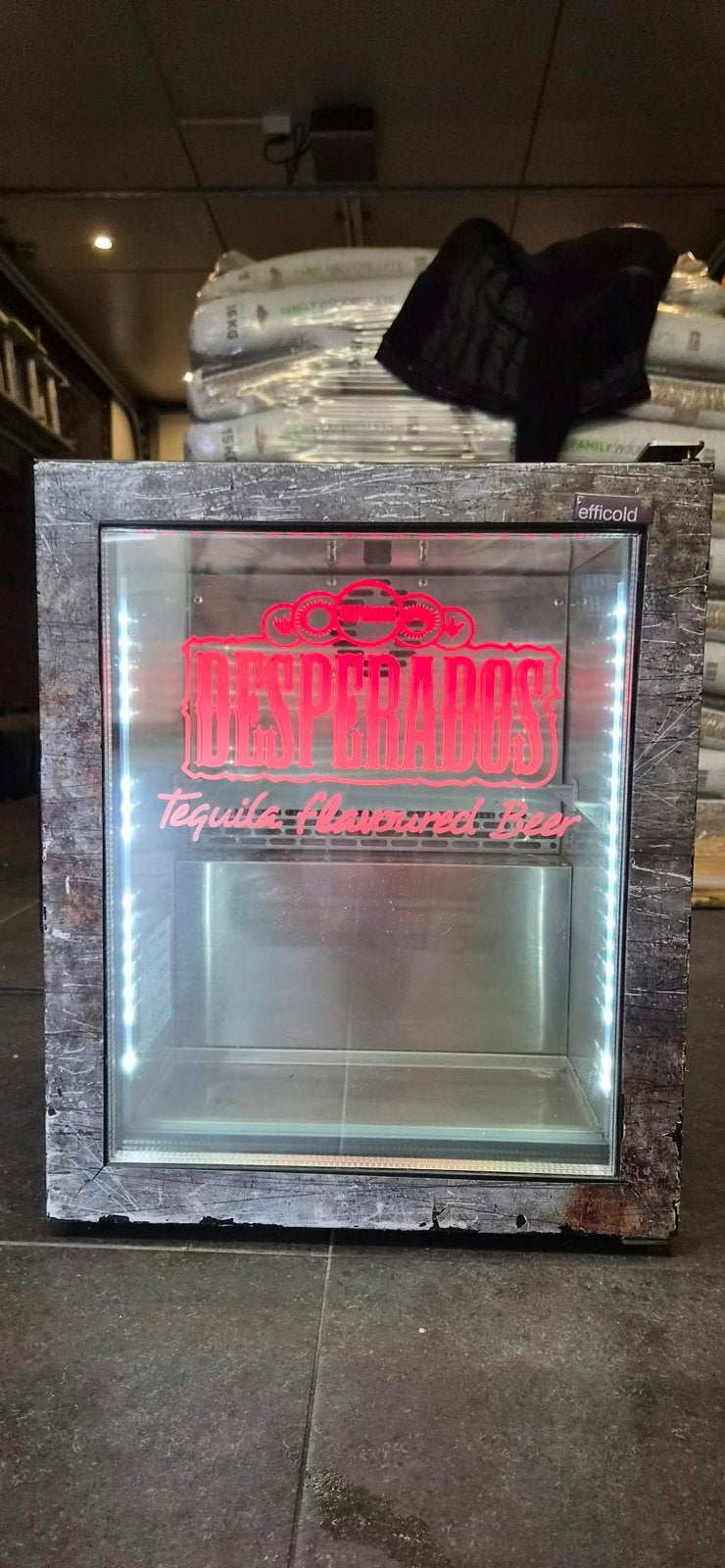 Réfrigérateur Desperadis avec éclairage LED rouge, Enlèvement, Comme neuf