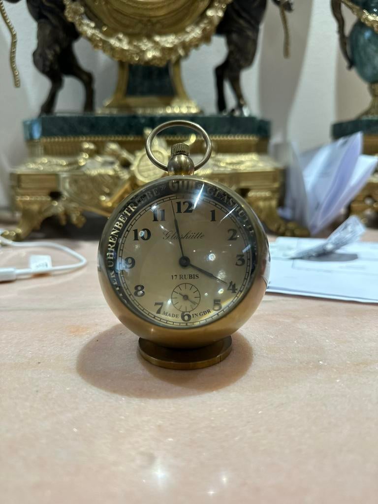 mooie Glashütte bureau klok uit de GDR 17 Rubis, Antiek en Kunst, Ophalen of Verzenden