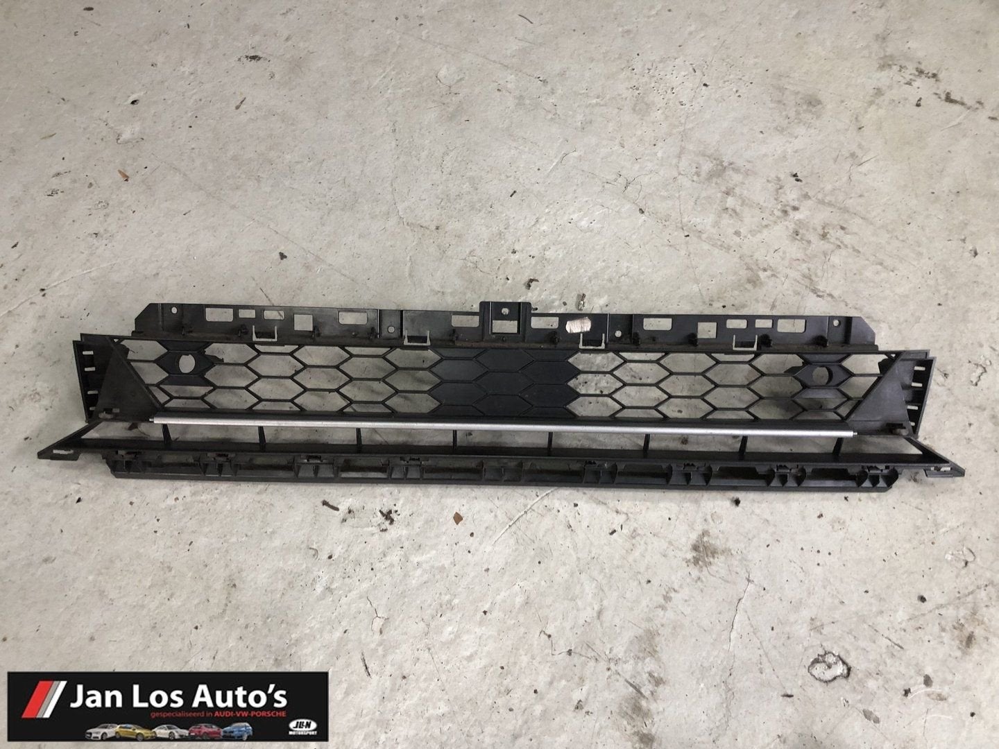 Audi Q2  81a  bumper rooster voor pdc  S-line, -, Audi, Utilisé, -