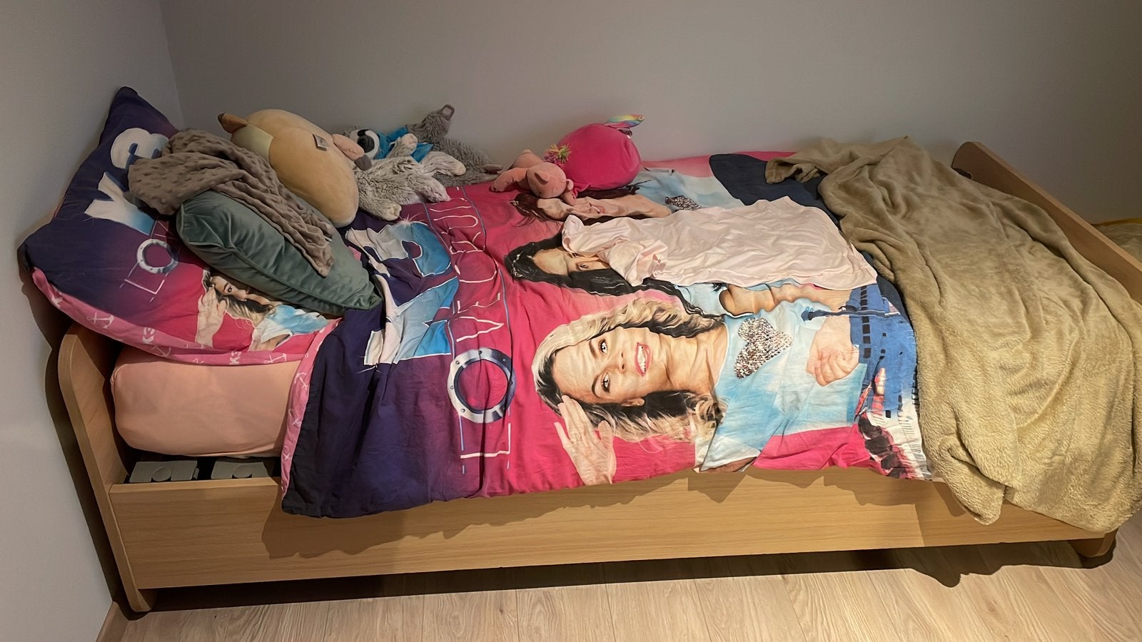 Eenpersoonsbed met lattenbodem en gloednieuwe matras, 85 tot 100 cm, Gebruikt, 180 cm of meer, Ophalen