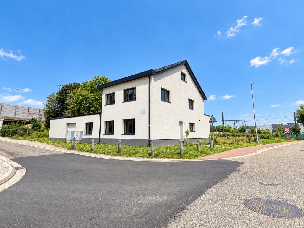 Ruime vrijstaande woning voor vrij beroep in Hasselt, Immo, 1000 à 1500 m², 262 kWh/m²/an, 5 pièces, 265 m²