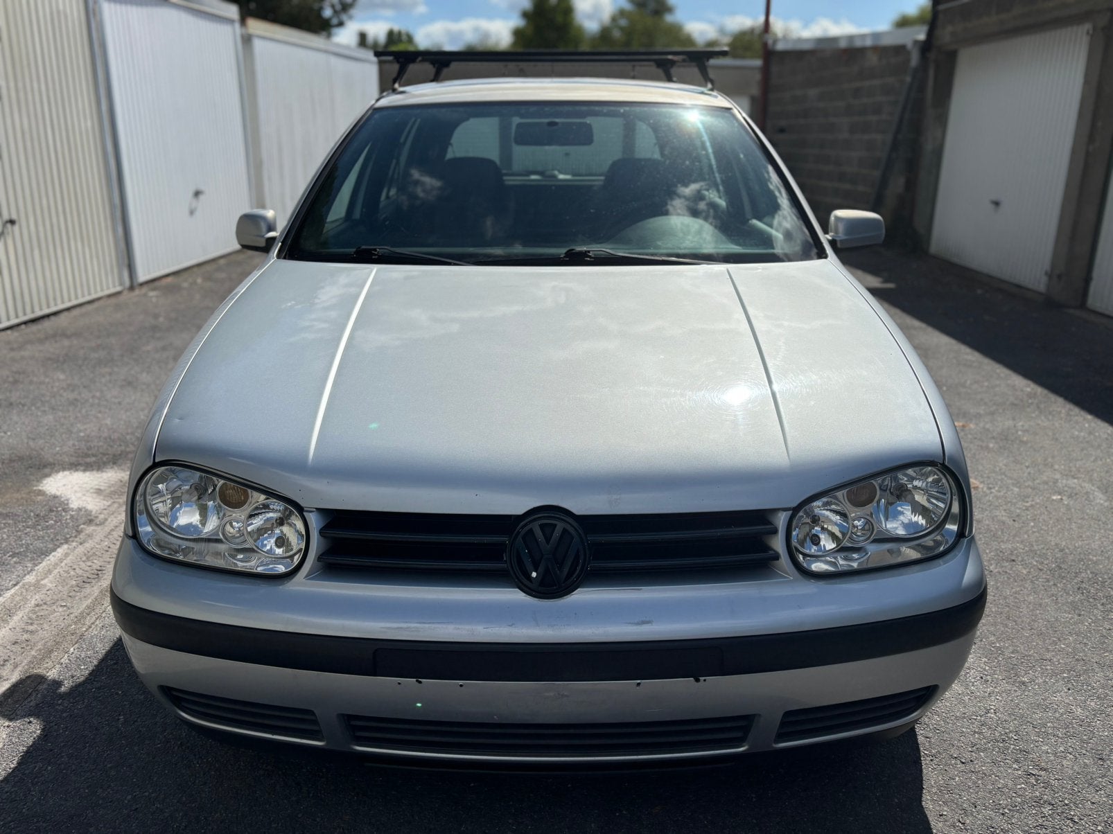 Volkswagen Golf 4 - 1.4 Benzine - 194 000 Km - Export, Voorwielaandrijving, Metaalkleur, Stof, Zwart