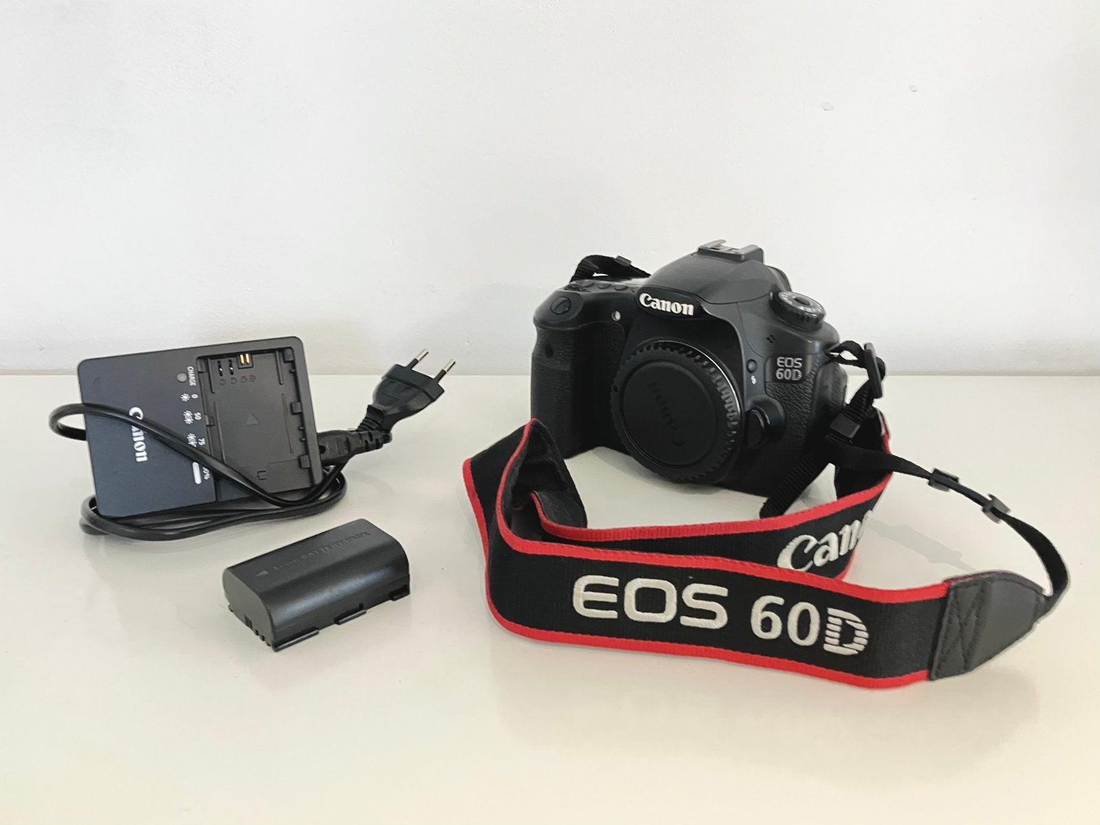 Canon EOS 60D, TV, Hi-fi & Vidéo, 18 mégapixels, Enlèvement ou Envoi, Canon, Écran inclinable/pivotant