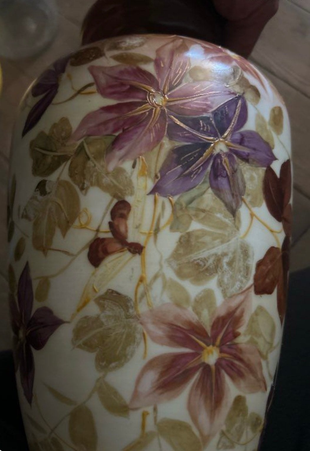 Vase en opaline, Enlèvement