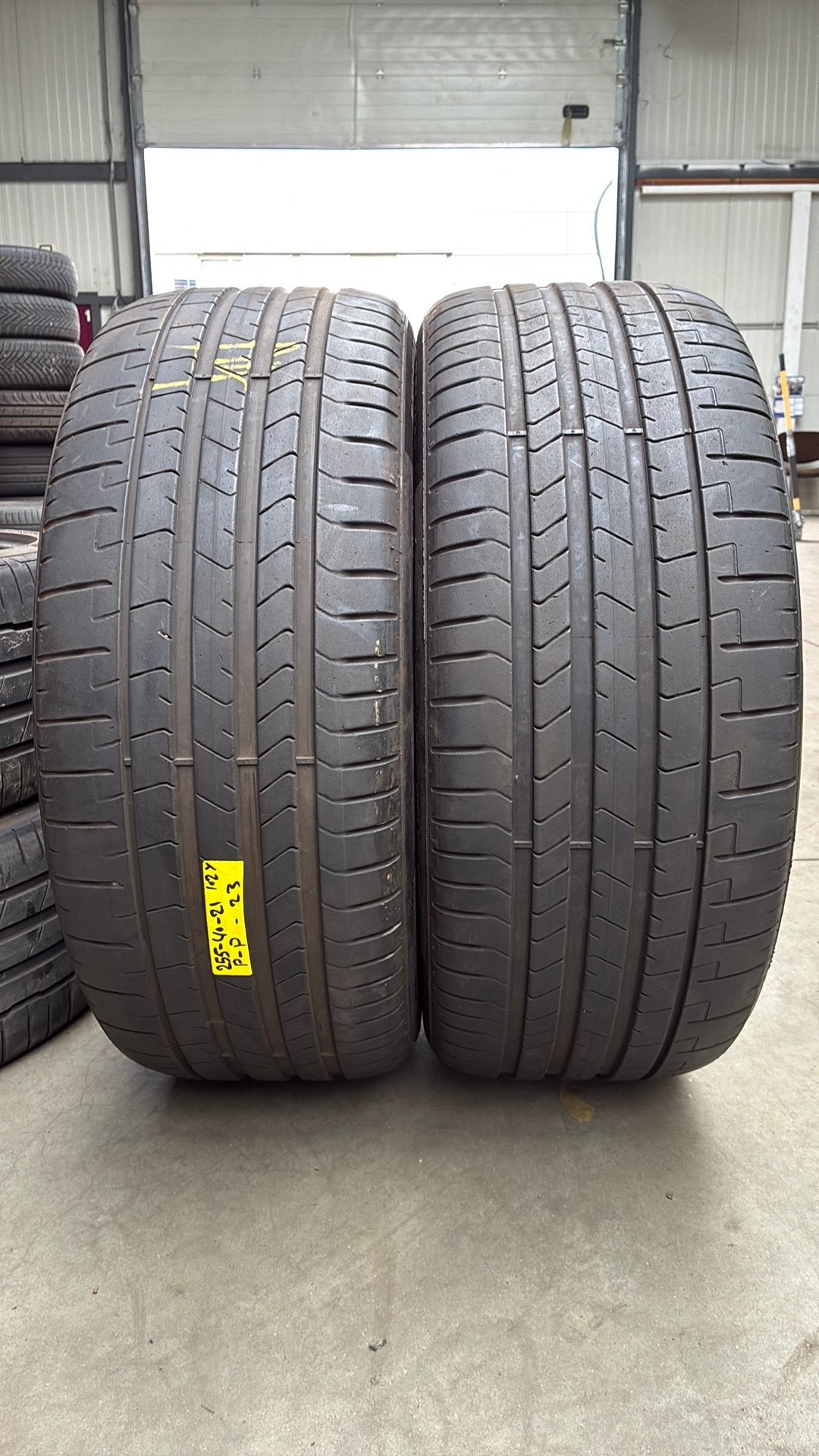 2554021 255/40/21 255/40R21 zomerbanden merk Pirelli, Ophalen