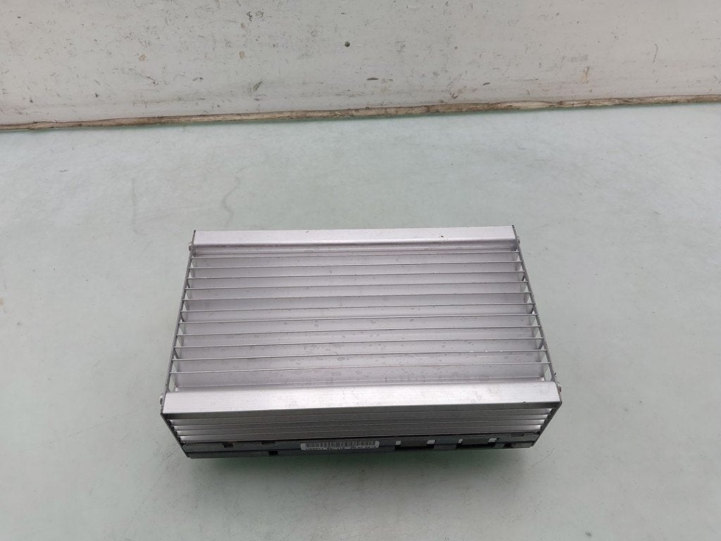 AUDIO VERSTERKER BMW 5 serie Touring (F11) (01-2009/02-2017), Gebruikt, BMW, Petuelring 130
80809  München, DE, Bayerische Motoren Werke AG