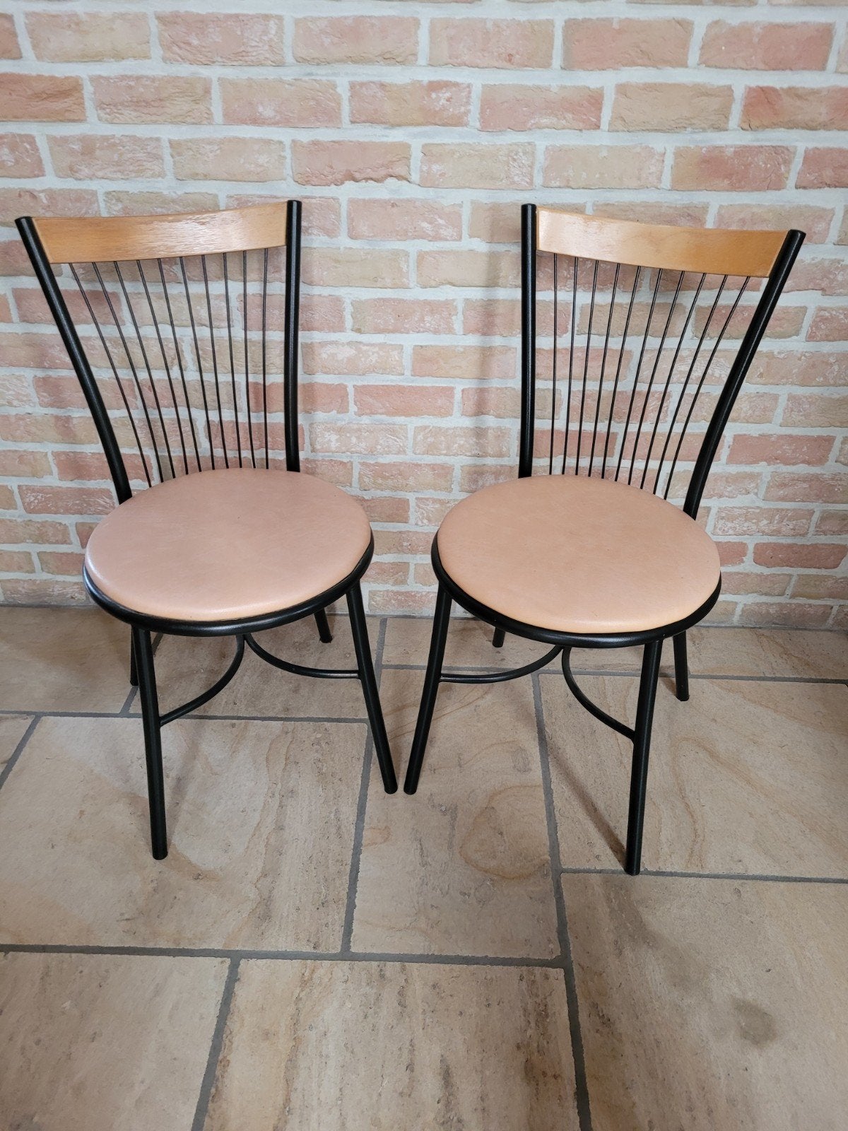 Set 2 stoelen, metalen frame met hout, nette gebruikte staat, Huis en Inrichting, Ophalen, Gebruikt, Twee, Zwart