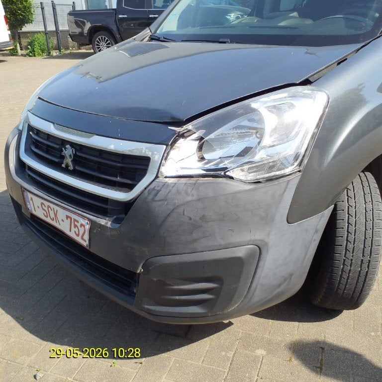 accident de fret léger Peugeot Partner, Argent ou Gris, 3 places, 5 portes, Diesel