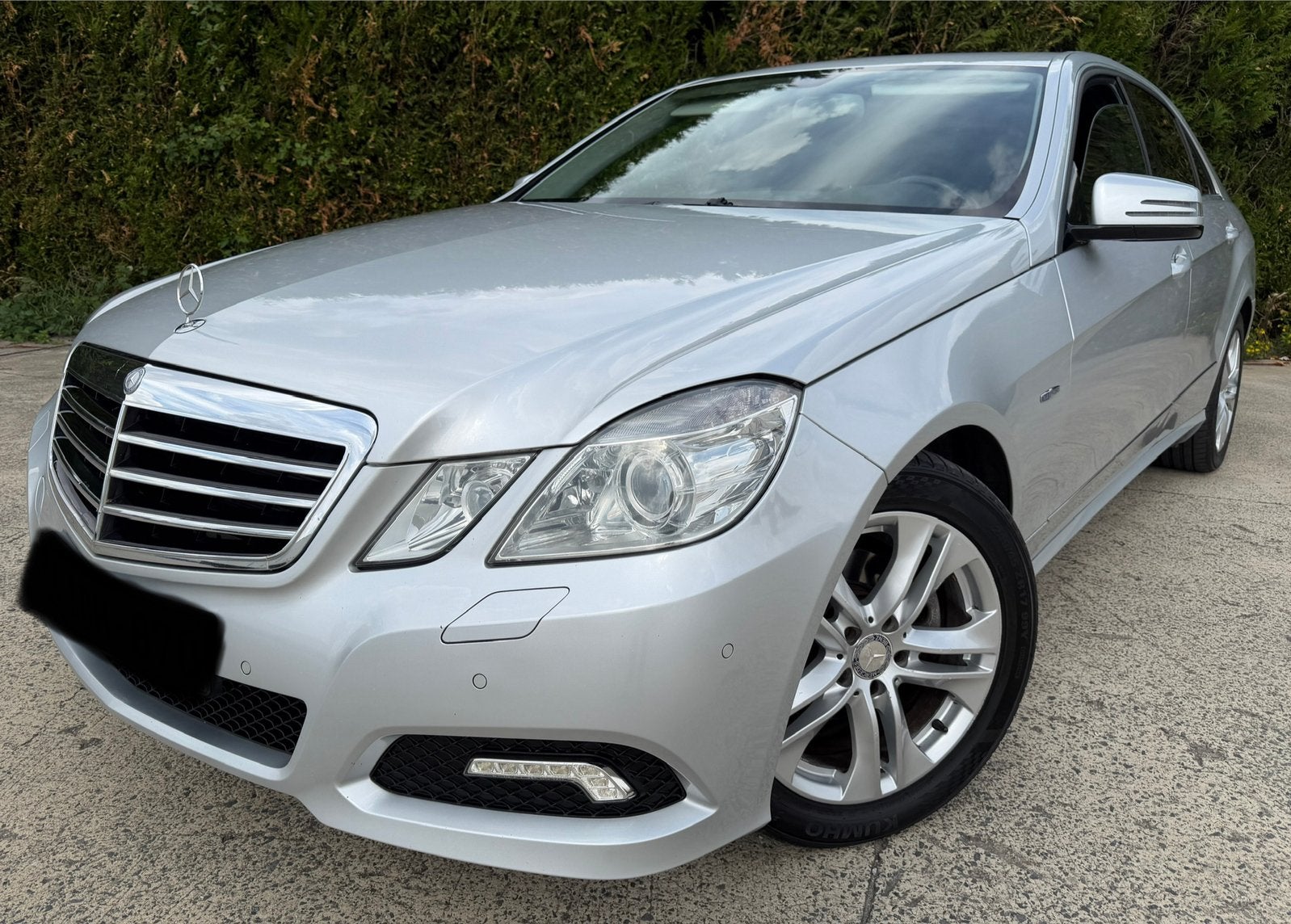 Mercedes-Benz / Classe E / 2.2L / BOÎTE AUTOMATIQUE, 100 kW, Argent ou Gris, 4 portes, Entreprise