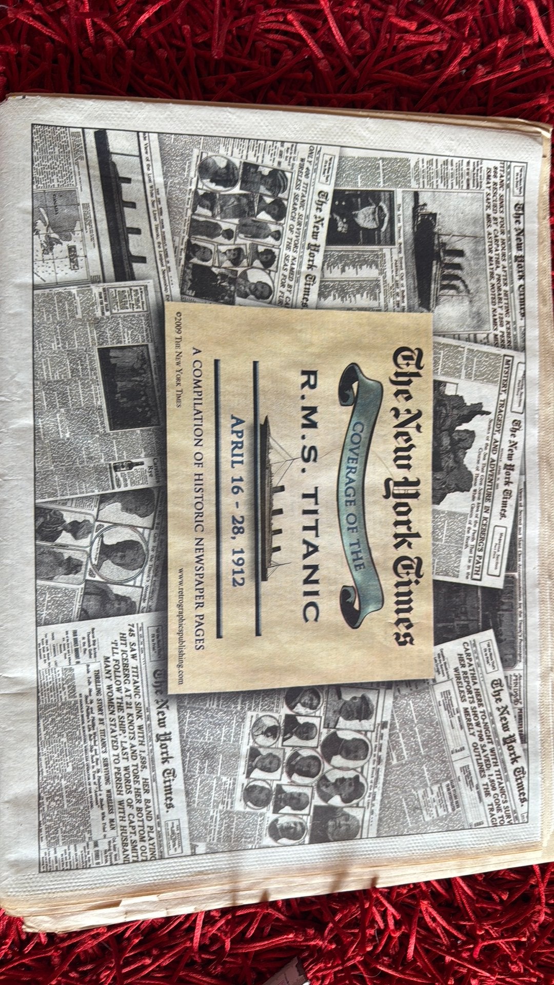 Krant over de Titanic, Collections, Enlèvement, Journal