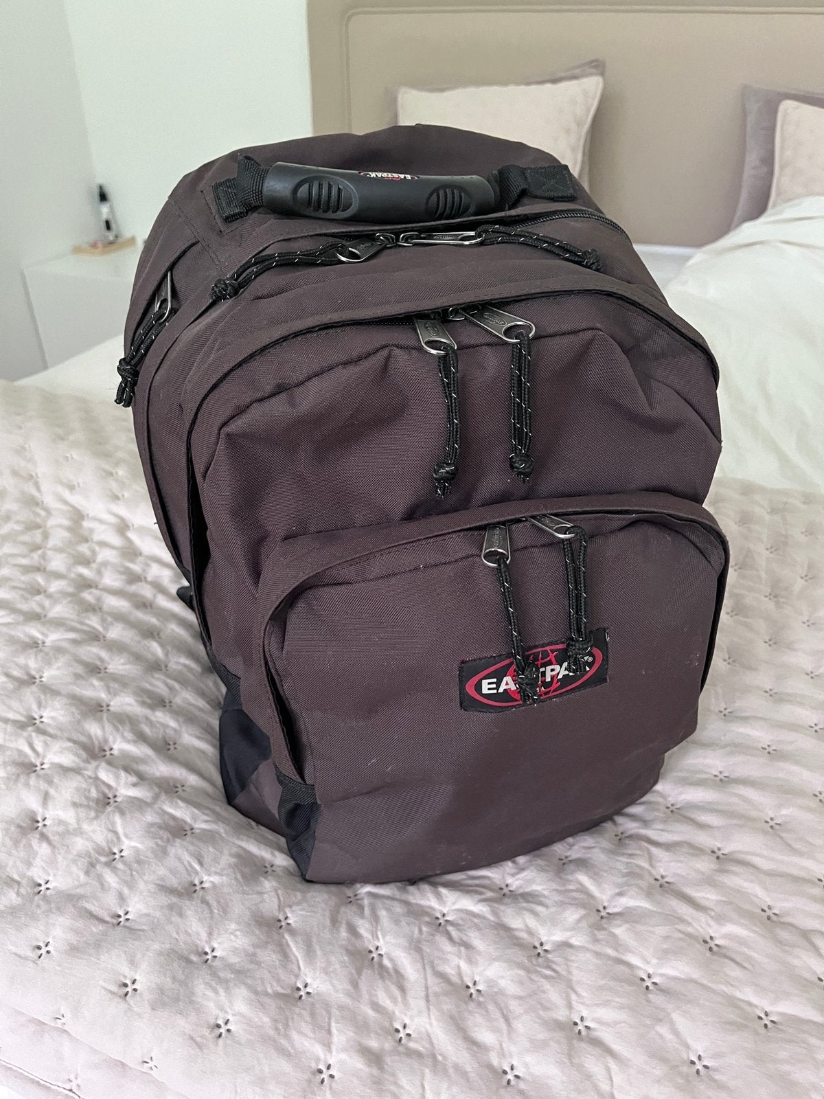 Sac à dos Eastpak Tutor Plus – brun chocolat, Bijoux, Sacs & Beauté, Sacs | Sacs à dos, Enlèvement ou Envoi, 30 à 45 cm, Eastpak