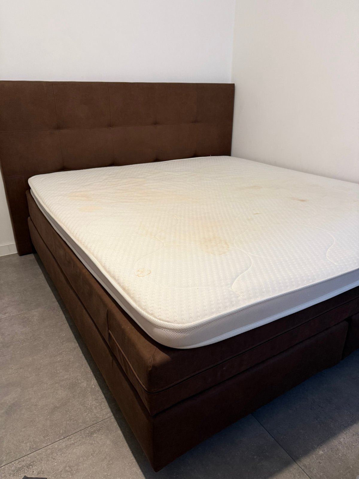 Bed mag weg wegens verhuis 180x200, Huis en Inrichting, Slaapkamer | Boxsprings, Ophalen, Zo goed als nieuw