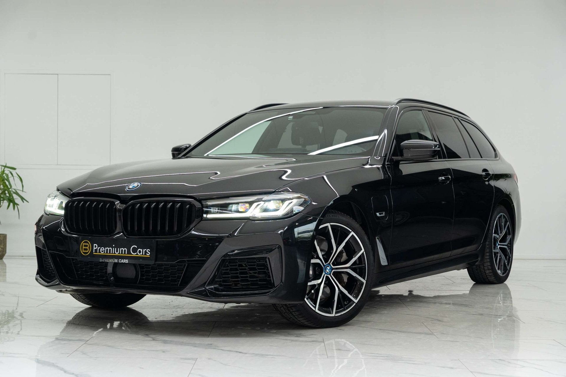 BMW 530 e xDrive touring M-pack! Full, Sfeer, ACC, Trekhaak!, 215 kW, Euro 6, Noir, 5 portes