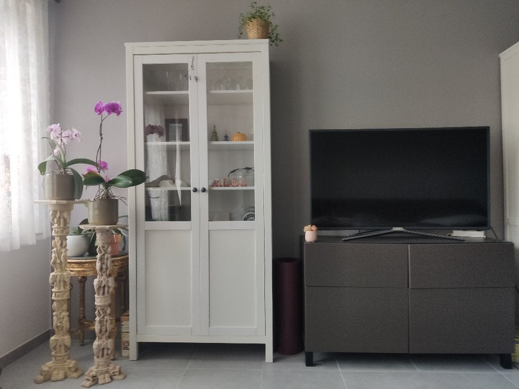 Vitrine IKEA HEMNES blanche – Très bon état une seule, Avec porte(s), Utilisé, 50 à 100 cm, 25 à 50 cm