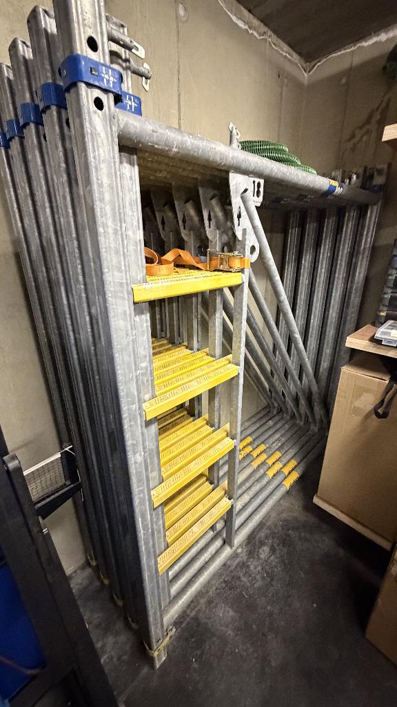 Bouwmaterieel Schoren/ doka staxo 100, Ophalen, Zo goed als nieuw