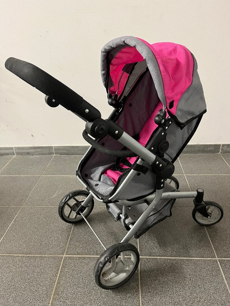 Poussette pour poupée pliable rose/grise avec capote, Enfants & Bébés, Jouets | Poupées, Enlèvement, Utilisé, Autres types