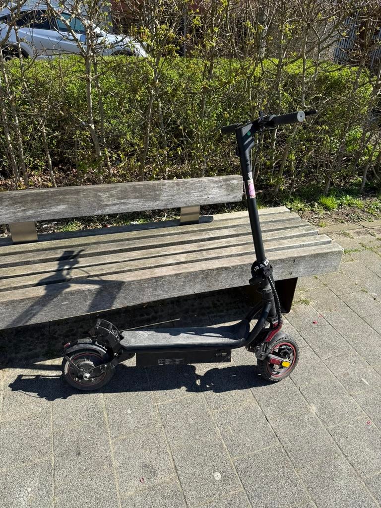 Elektrische step 40km/u 750W, Ophalen, Zo goed als nieuw, Elektrische step (E-scooter)