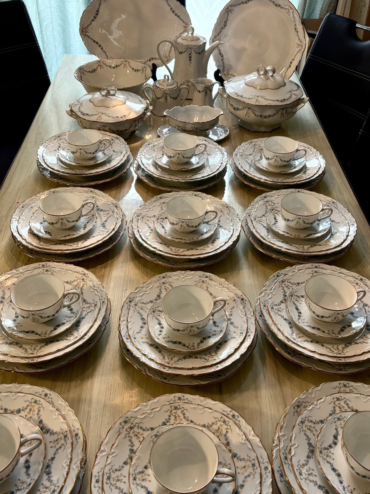 Service de table Hutschenreuther « Racine Fontainebleau », Enlèvement