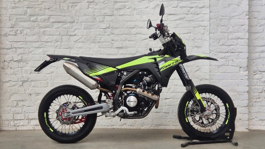 Fantic XMF 125 SM 11kW A1 1300km Nieuwstaat @motomobilia, Motoren, Occasion, Bedrijf, Fantic, 125 cc