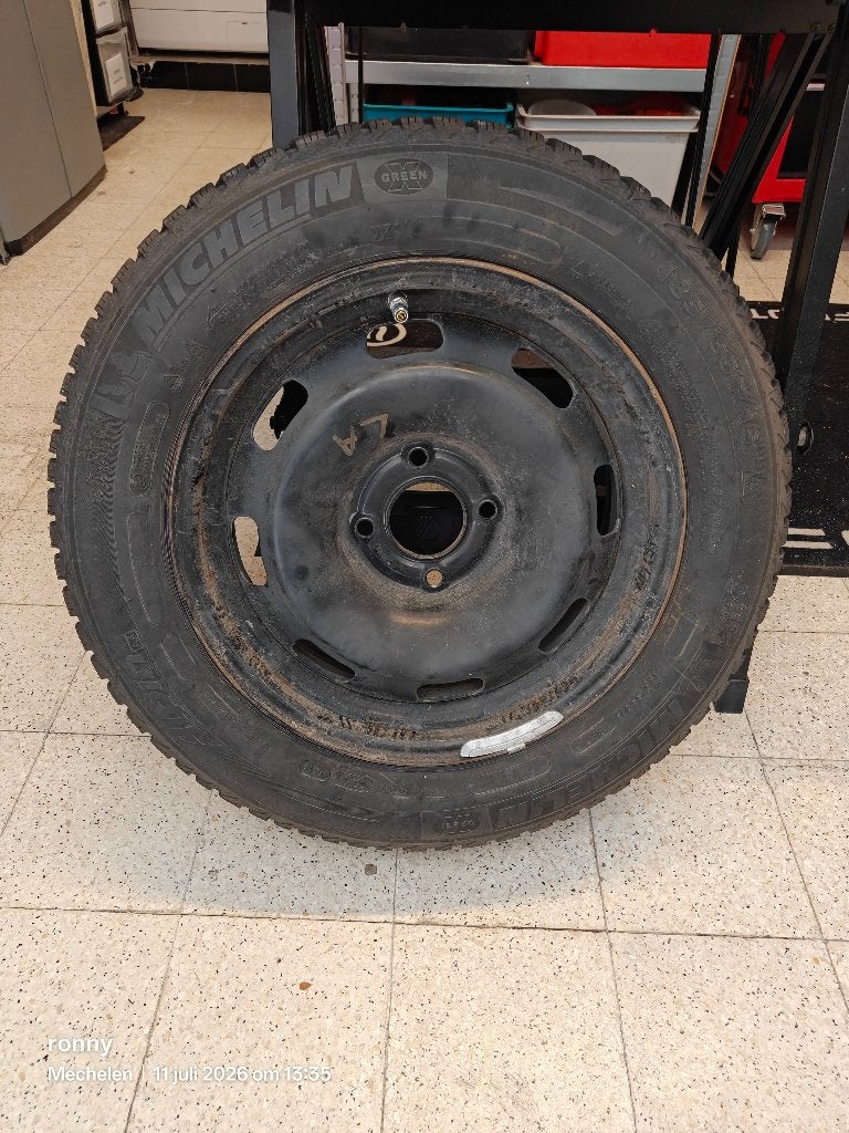 winterbanden + velgen 185/65-15, Auto-onderdelen, Banden en Velgen, Ophalen, Gebruikt, 15 inch, Velg(en)