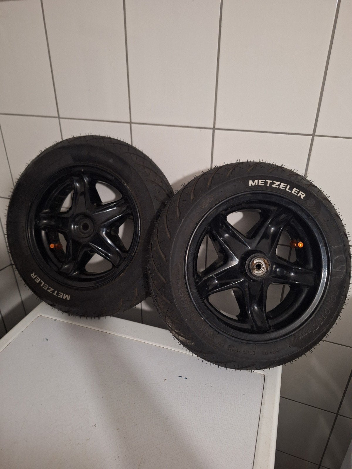 jantes nitro prix 120 eur pneus bon état voir photo, Enlèvement ou Envoi