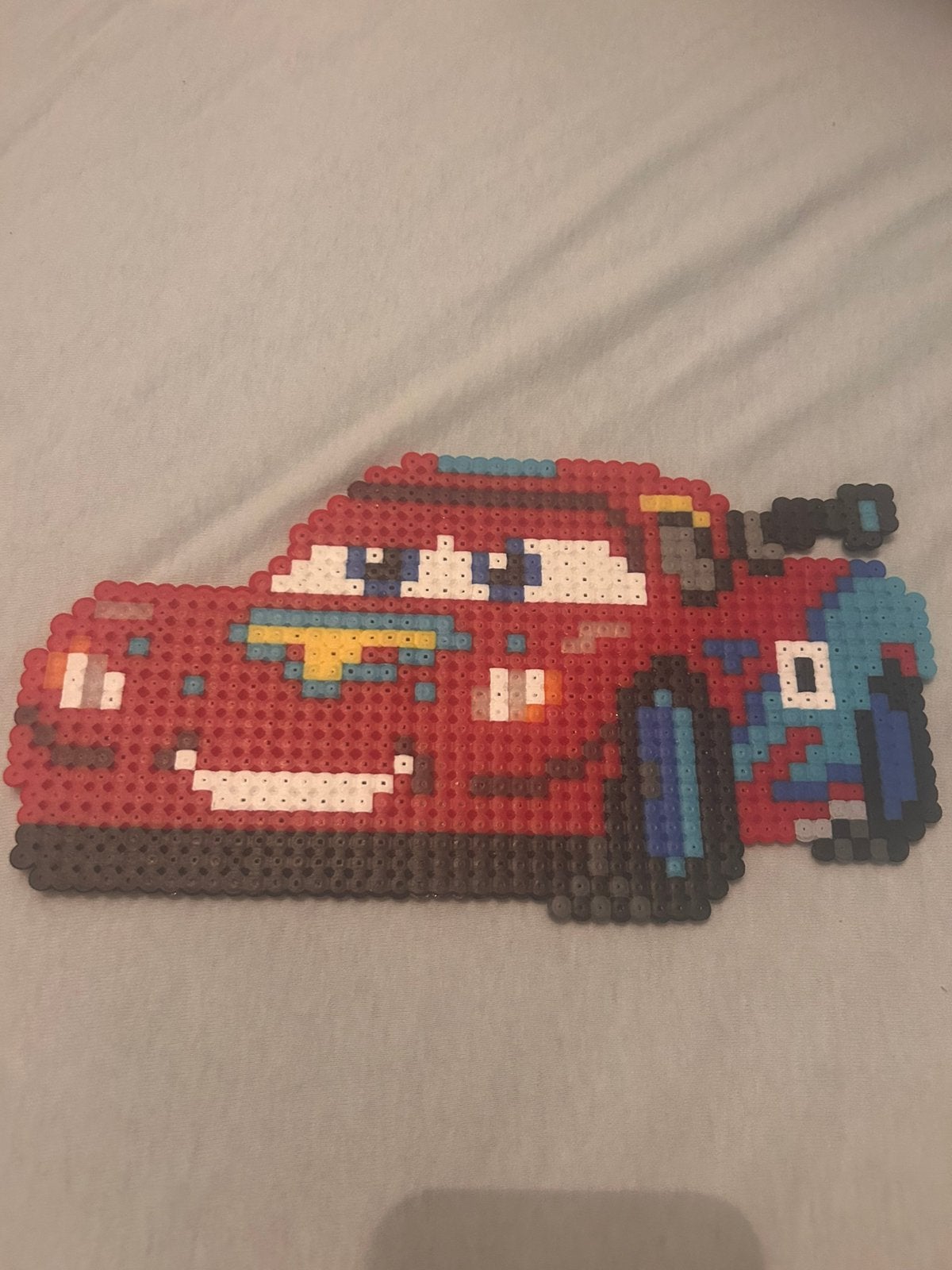 een unieke / handgemaakte Lightning McQueen van strijkkralen, Kinderen en Baby's, Meerkleurig, Nieuw, Handgemaakt, Sieraden