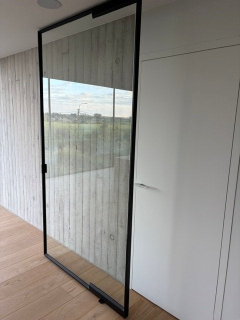 Pivoterende stalen deur met dubbel mastiekzicht, Doe-het-zelf en Bouw, Ophalen, 215 cm of meer, Binnendeur, Zo goed als nieuw