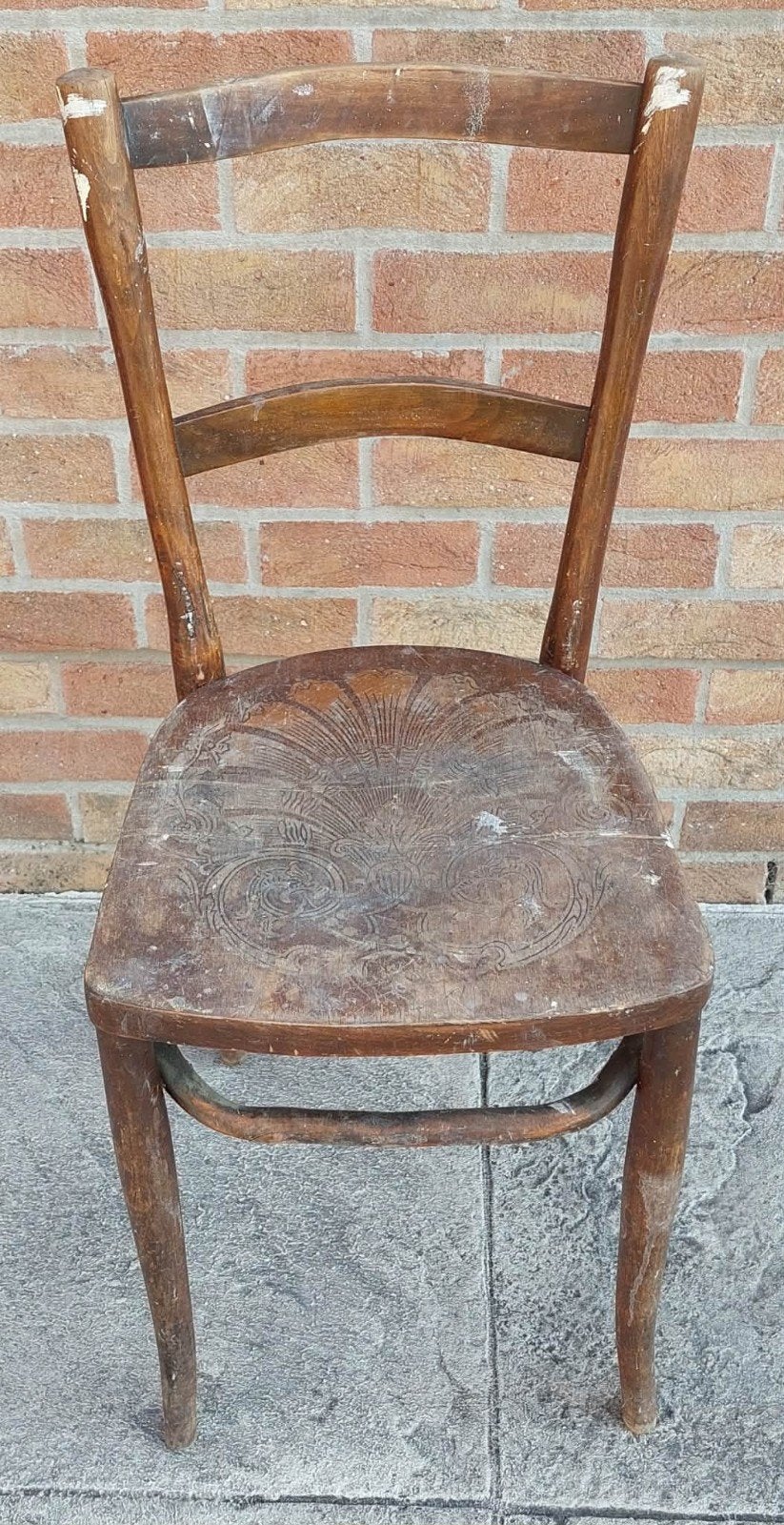 Chaise de bistrot en bois, Enlèvement
