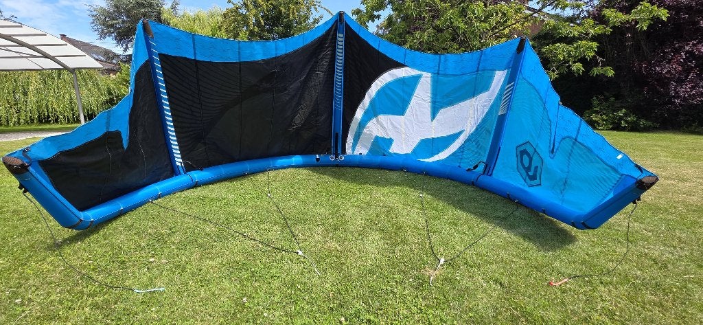 Aile f-one trust 9m + barre, Watersport en Boten, Kitesurfen, Gebruikt, Kite, 9 m², Ophalen