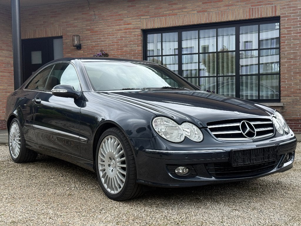 Mercedes-Benz CLK220 CDi Coupe Avantgarde Automaat, Auto's, Mercedes-Benz, 4 zetels, Stof, Zwart, Traction-control