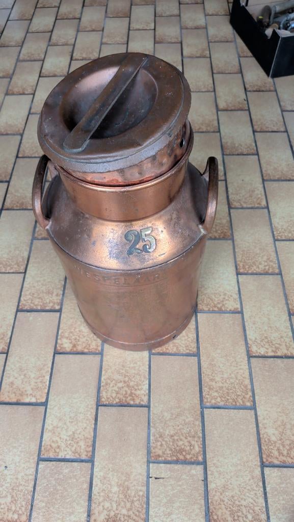 Verkoperde melkkit, Ophalen, Koper
