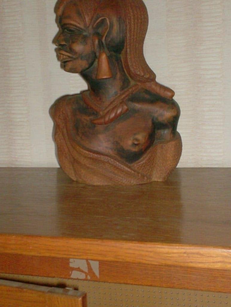 mooi beeld met de hand uitgesneden, Antiek en Kunst, Kunst | Beelden en Houtsnijwerken, Ophalen of Verzenden, Hout, Beeld