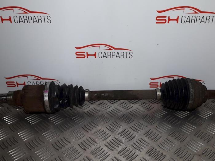 Arbre de transmission avant gauche d'un Renault Clio, Renault, -, 3 mois de garantie, Utilisé