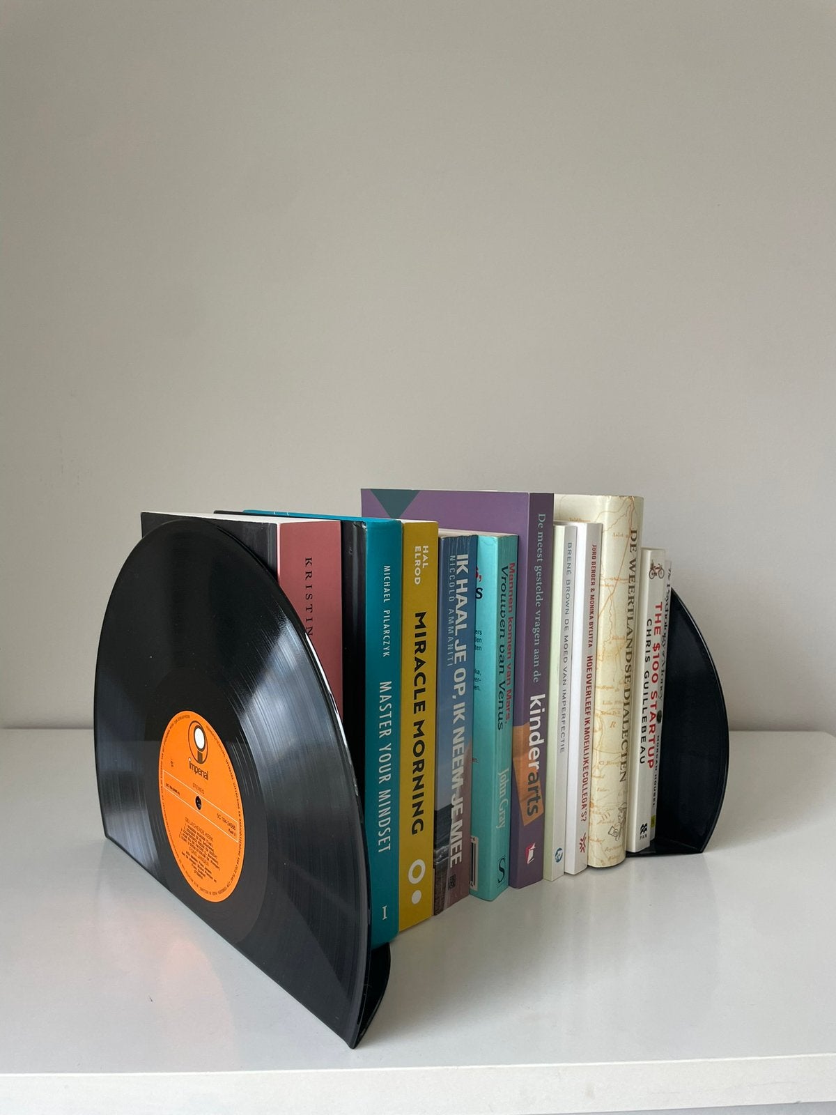 Vinyl boekensteunen, Huis en Inrichting, Woonaccessoires | Cd- en Dvd-rekken, Ophalen of Verzenden, Zo goed als nieuw