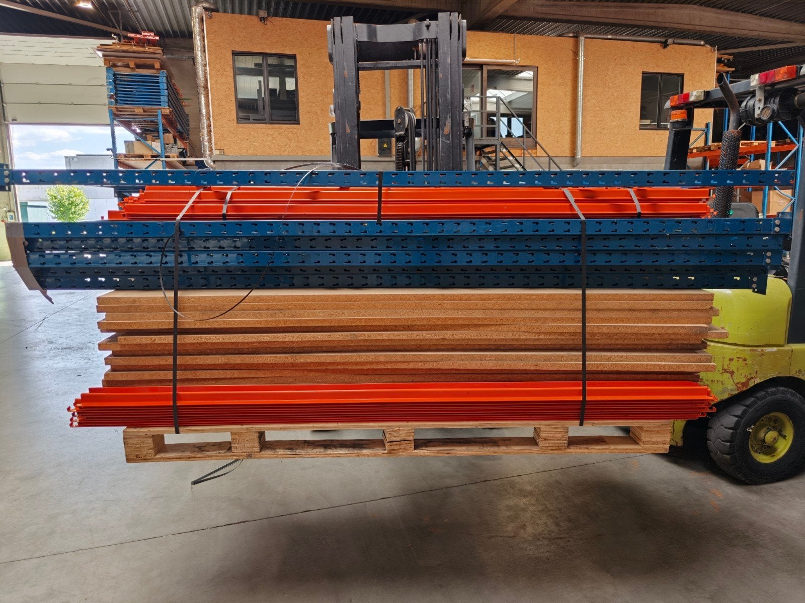 Legvakstelling met 16 niveau's 200cm b, 80cm d, 250cm h, Ophalen