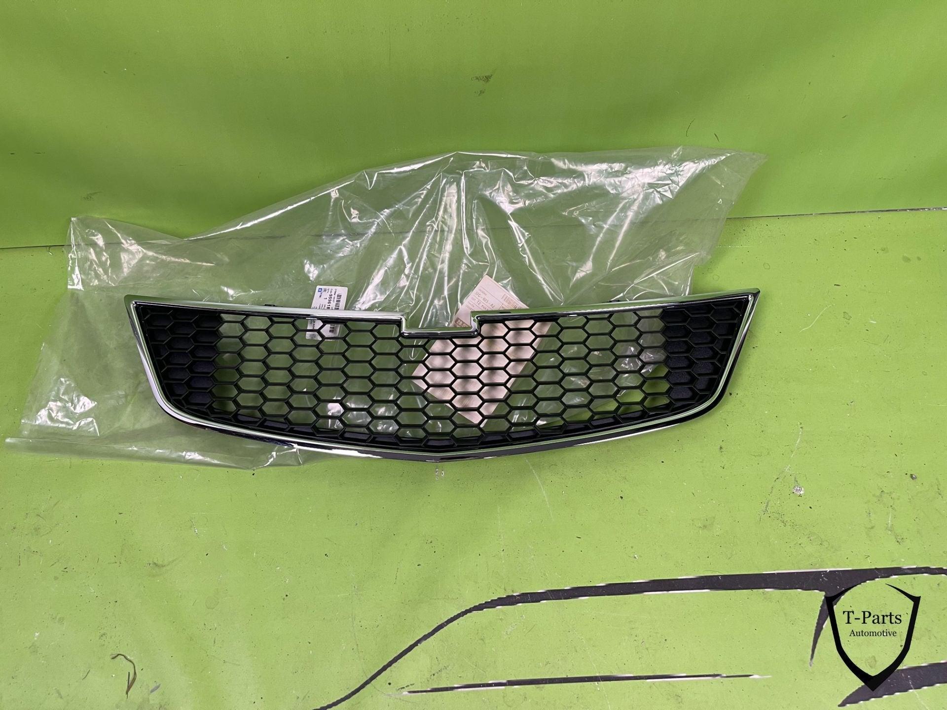 chevrolet spark grille rooster voorbumper bumper 95961829, Auto-onderdelen, Info@fabrikant.eu, Fabrikant BV, Chevrolet, Nieuw