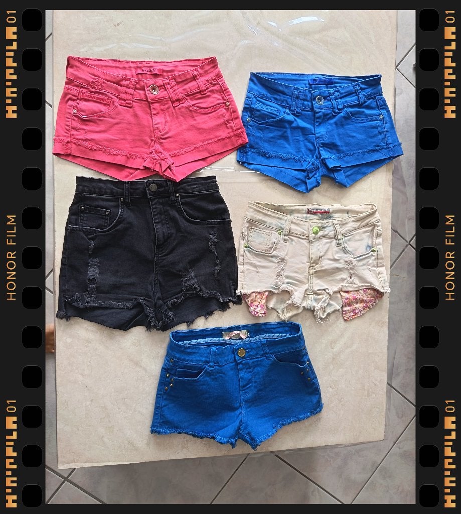SHORT (5) rood blauw zwart XS, Kleding | Dames, Broeken en Pantalons, Ophalen of Verzenden, Zo goed als nieuw, Maat 34 (XS) of kleiner