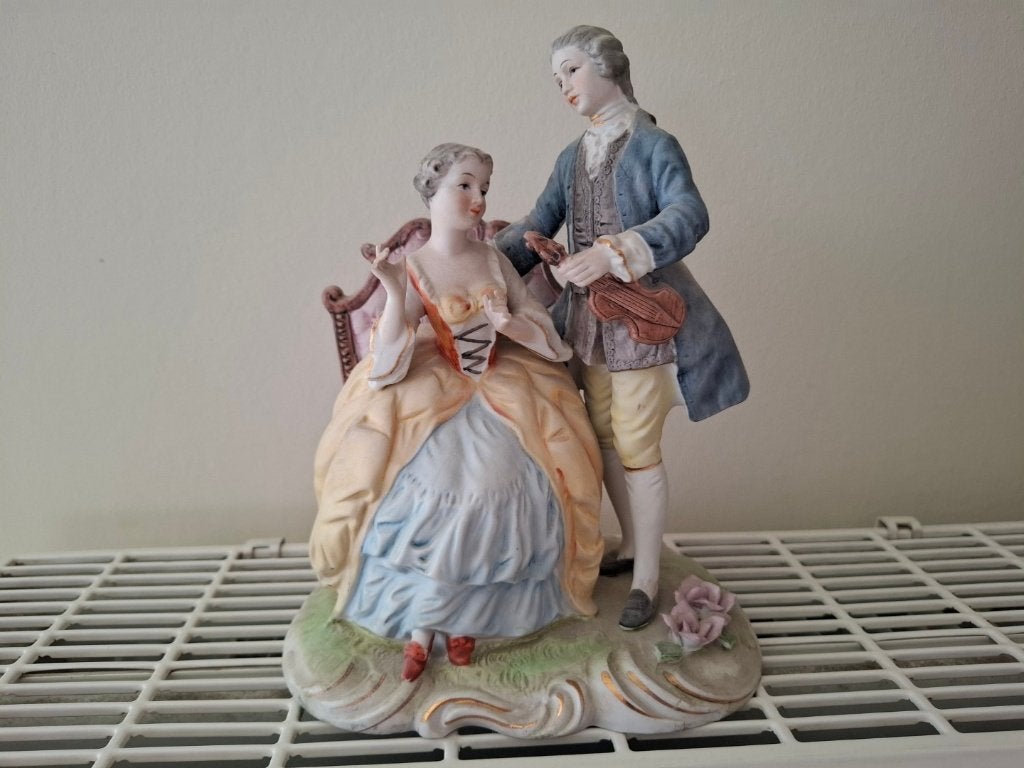 Beeldje in biscuit, Comme neuf, Enlèvement, Multicolore, Pierre/céramique
